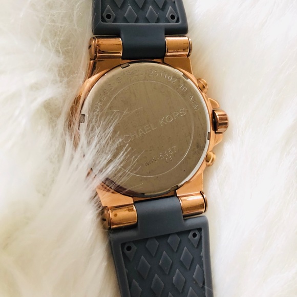 Micheal Kors watch - Picture 3 of 5